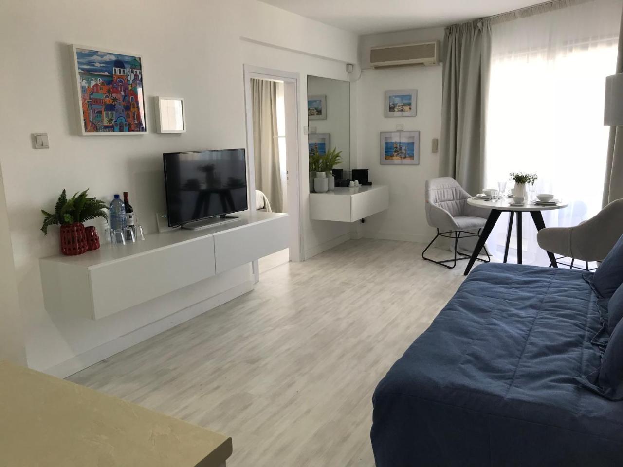 Sea View Holiday Apartment 라르나카 외부 사진