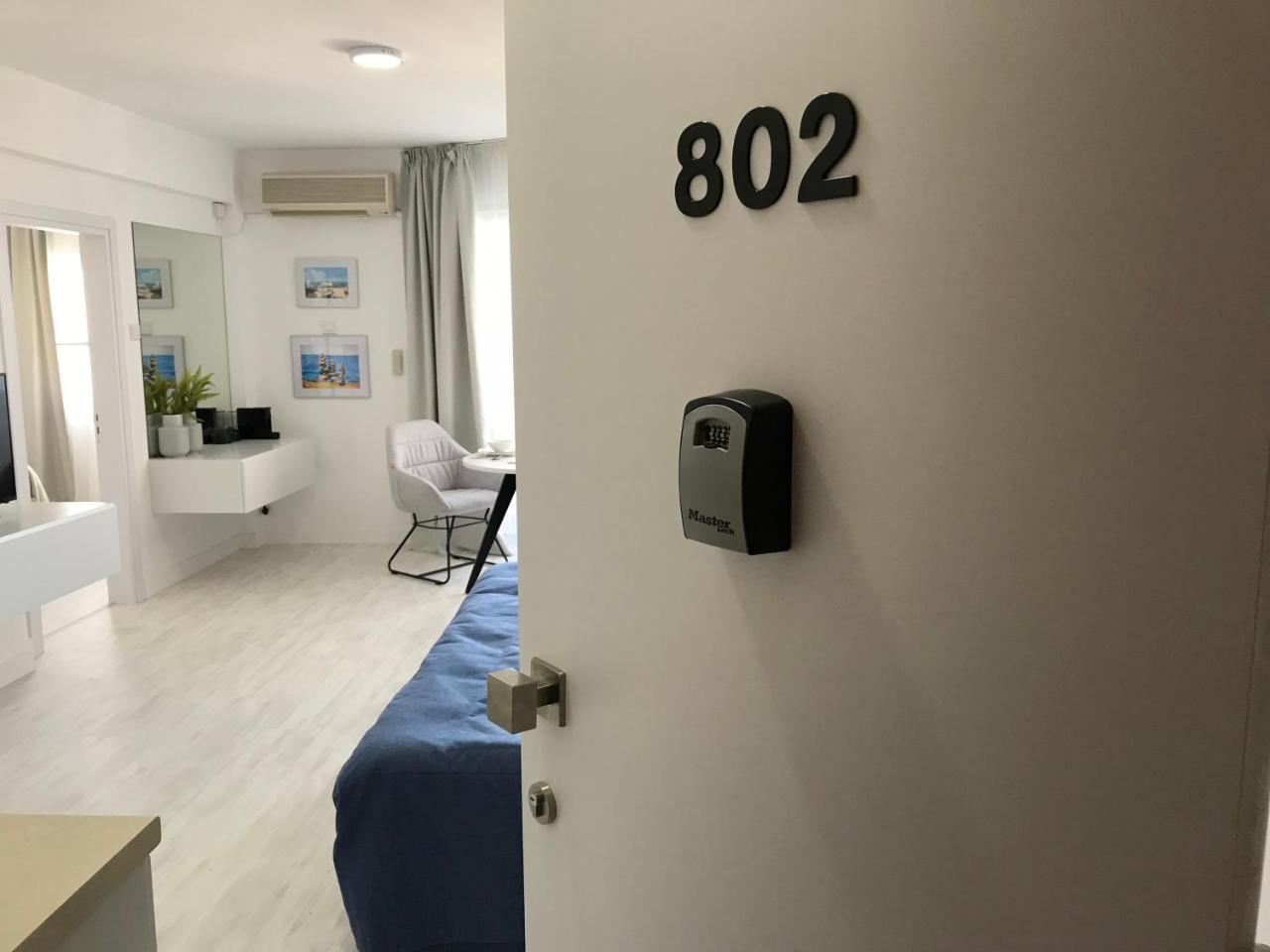 Sea View Holiday Apartment 라르나카 외부 사진